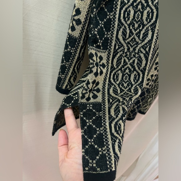 Functional Black and Gold Fun Patterned Sweater Size Large Sparkly - Picture 6 of 8